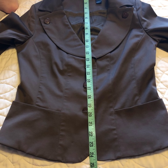 Vintage two piece brown skirt suit that can transition from corporate to dressy. - Picture 6 of 16